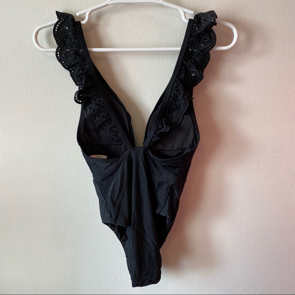 Avec Les Filles Ruffle Top One Piece Swimsuit - Picture 8 of 13
